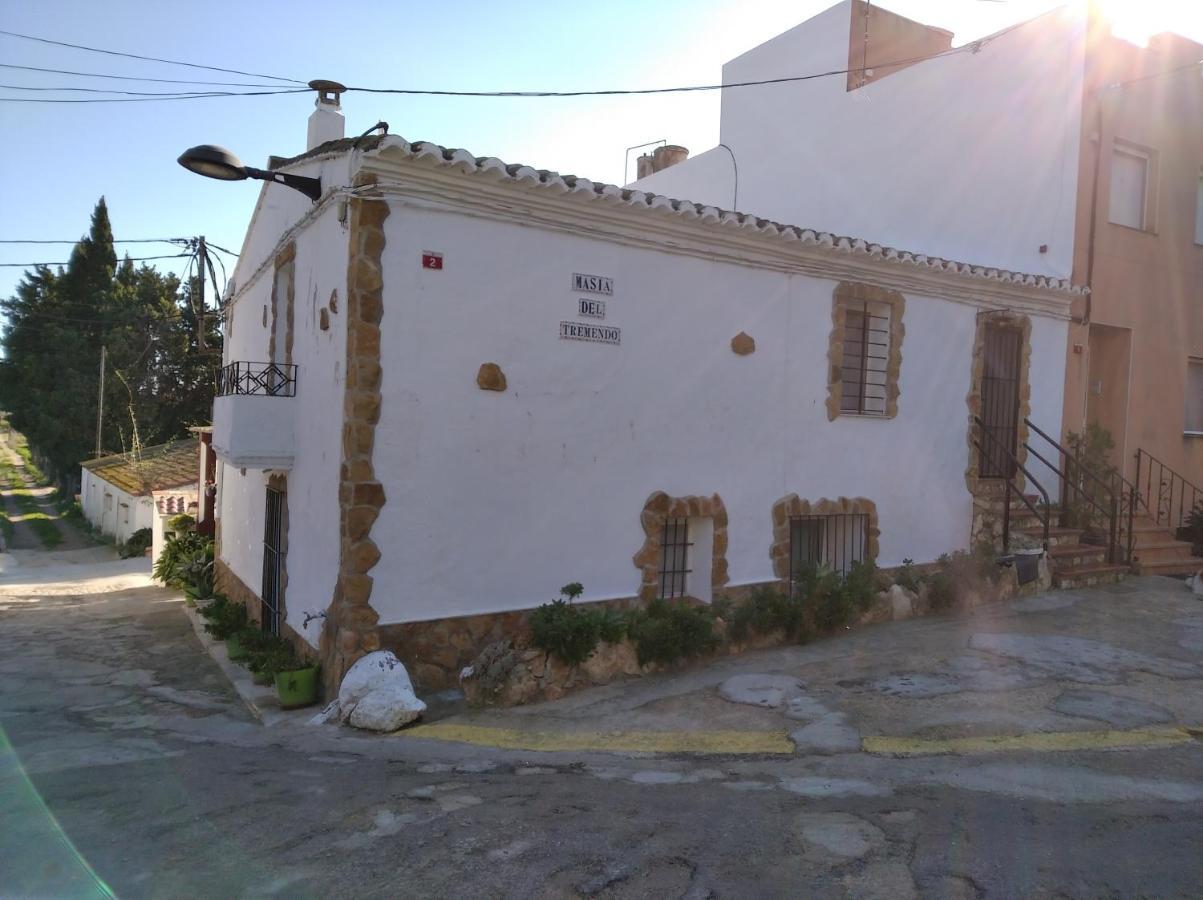Casa Rural COMPLEX MASIA DEL TREMENDO Camarles Bagian luar foto