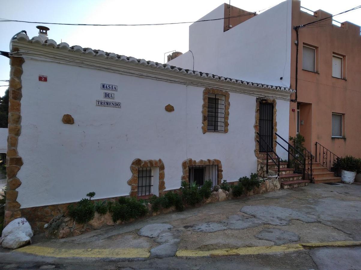 Casa Rural COMPLEX MASIA DEL TREMENDO Camarles Bagian luar foto